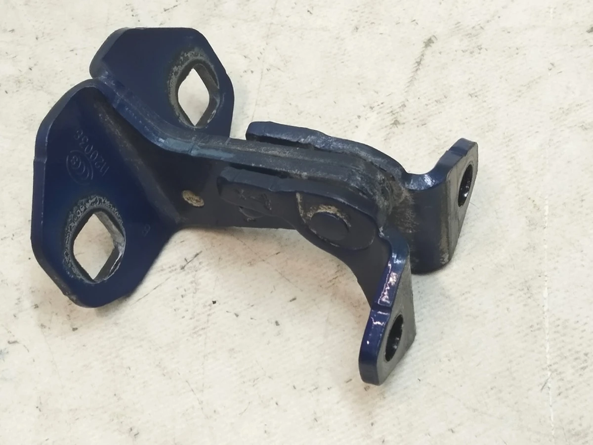 4 Петля двери передней левая правая нижняя PPSB Tesla model X, model X Mar 2021 1045538-00-H