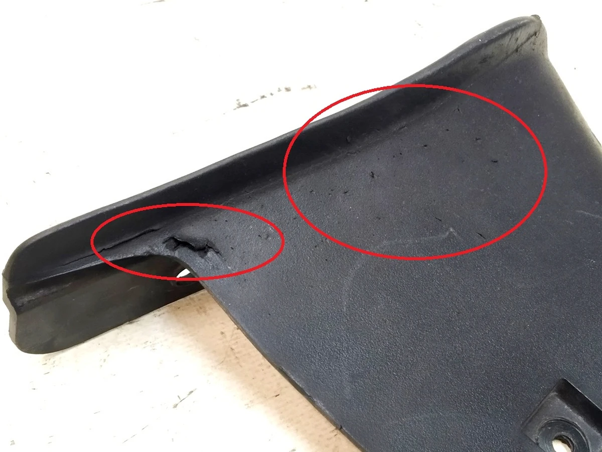 5 Заглушка накладки порога правий (пошкодження) Tesla Model X 1045636-00-D