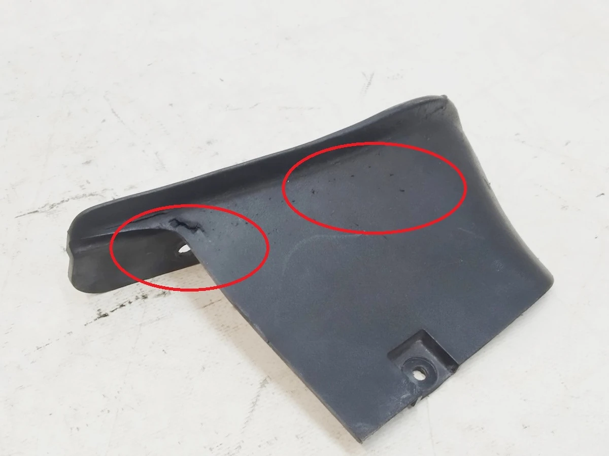 5 Заглушка накладки порога правий (пошкодження) Tesla Model X 1045636-00-D