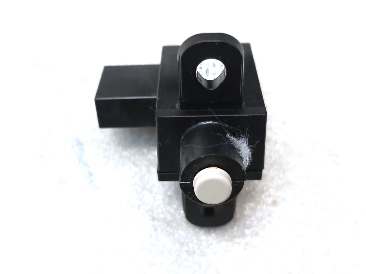 Датчик температуры салона Tesla model X, model 3 1045664-04-E