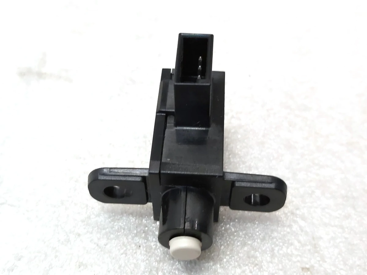 Датчик температуры салона Tesla model X, model 3 1045664-04-E