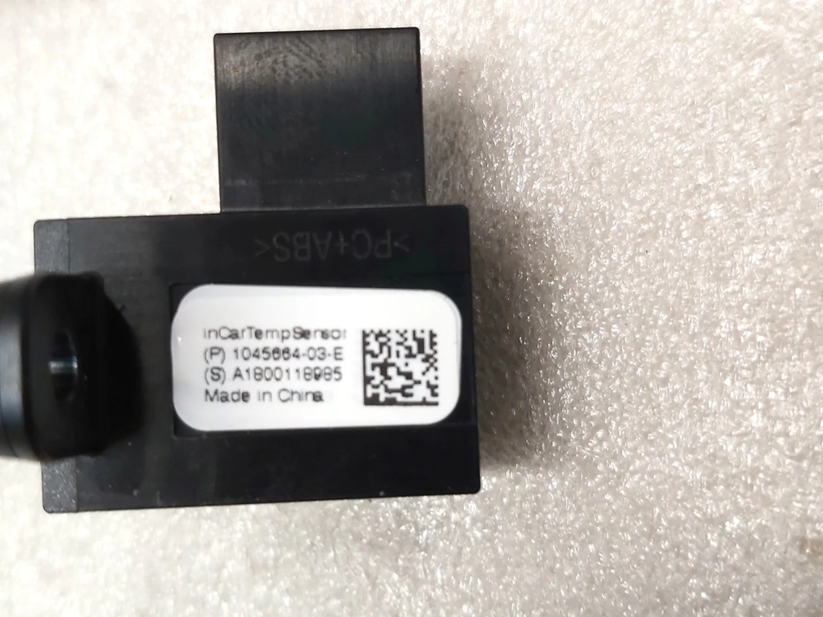 Датчик температуры салона Tesla model X, model 3 1045664-04-E