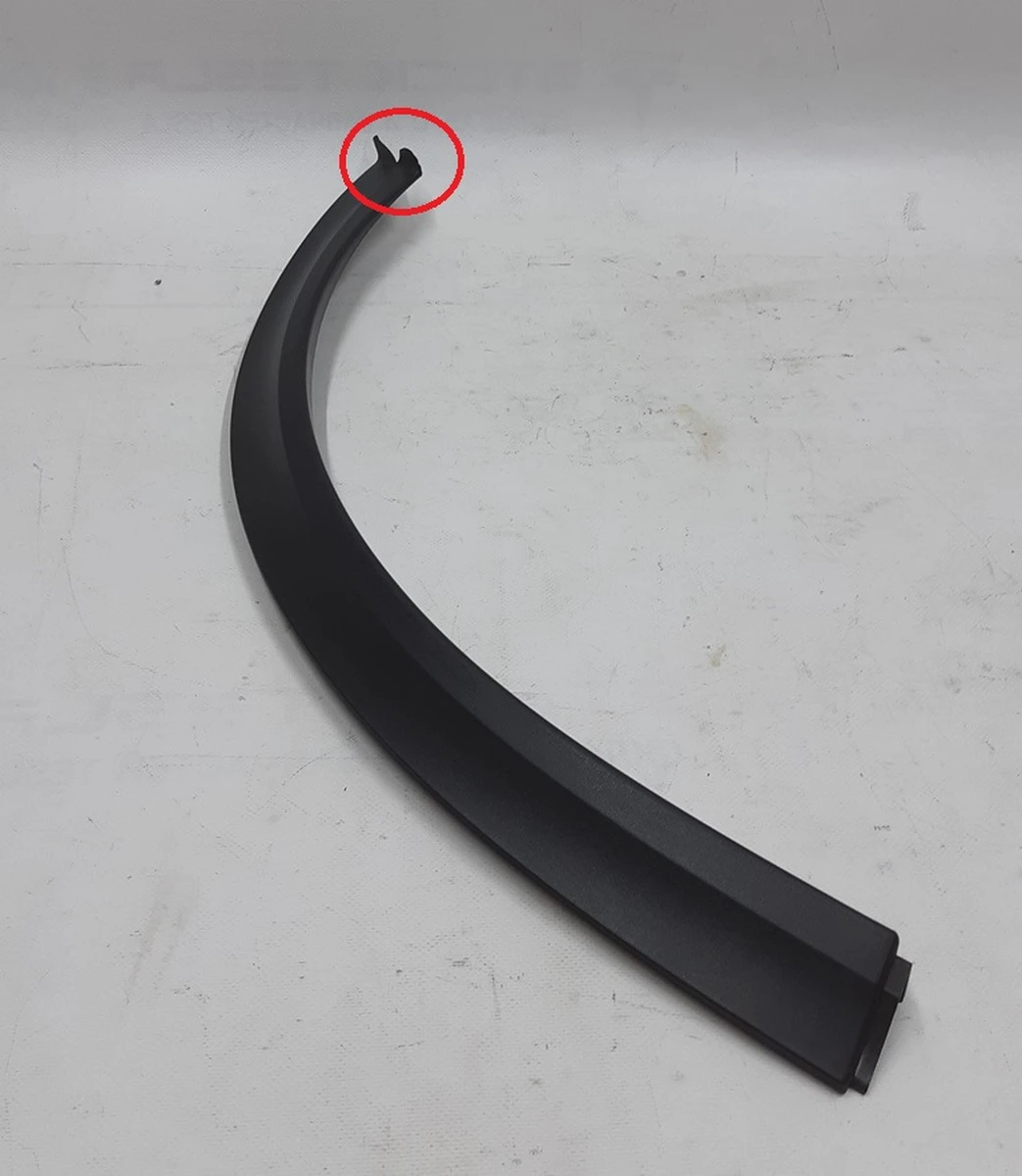 12 Декоративная накладка арки двери задней левой с повреждением без уплотнителя Tesla model X 1045890-00-E