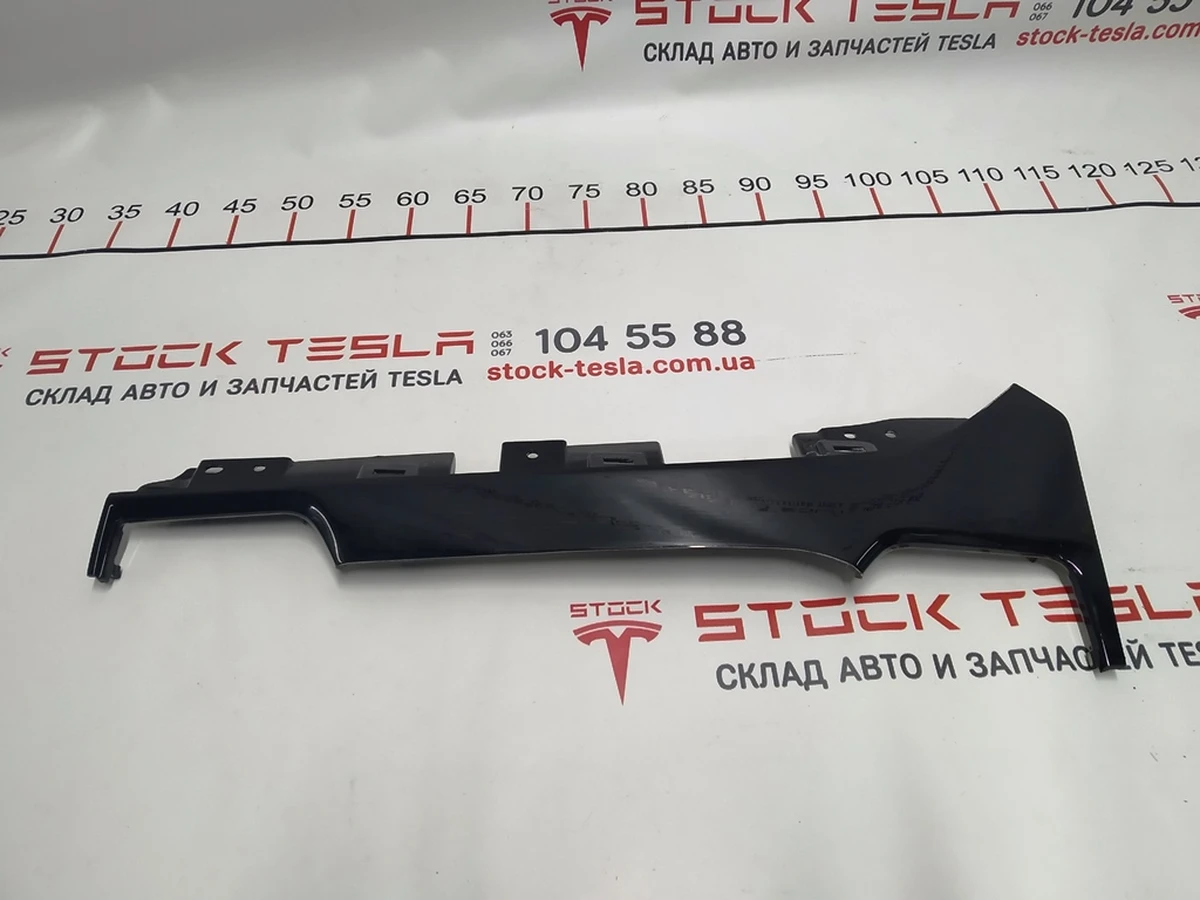 23 Декоративная накладка центральной панели пассажирская LINEAR DARK ASH LHD Tesla model S, model S REST 1045969-92-C