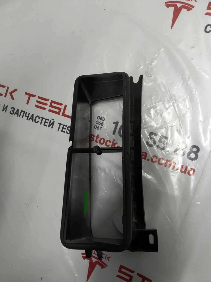 Корпус фільтра кондиціонера (передня насадка) Tesla model S REST, Tesla model X 1046211-00-H