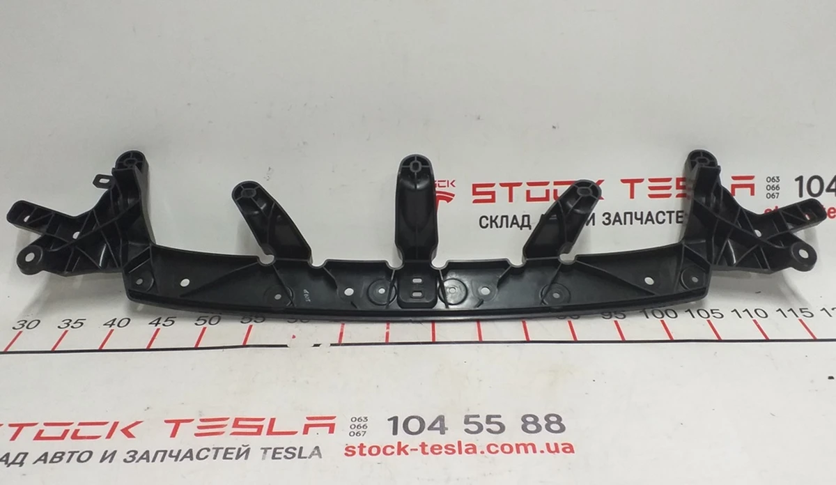 1 Кронштейн верхний передний гриля NEW Tesla model X 1047020-00-F