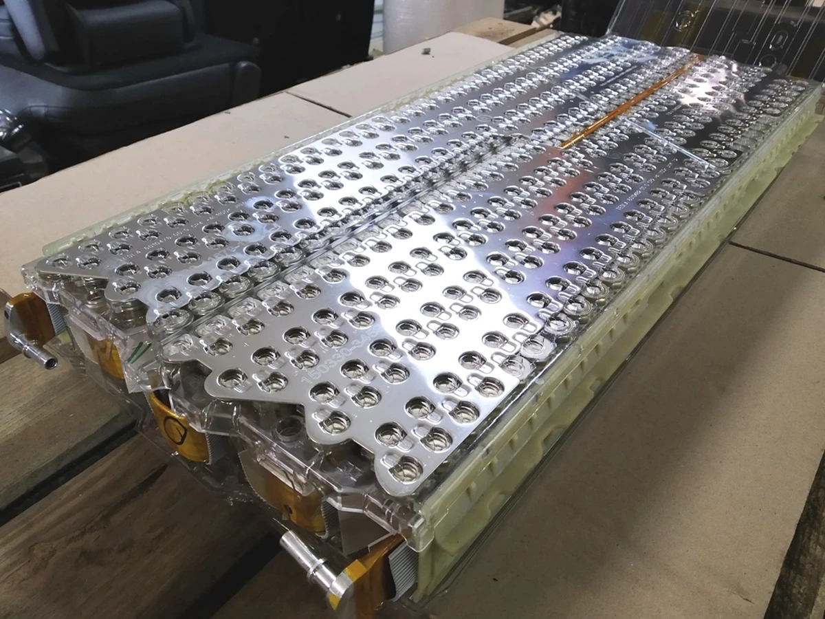 Main Battery Module (Minor Oxidation) Tesla model S 1047040-00-A