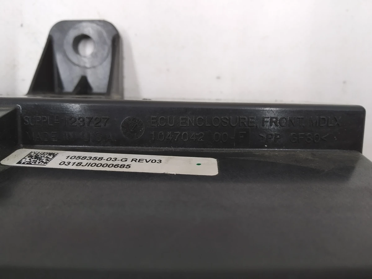 14 Tesla model X pneumatic control box 1047042-00-F