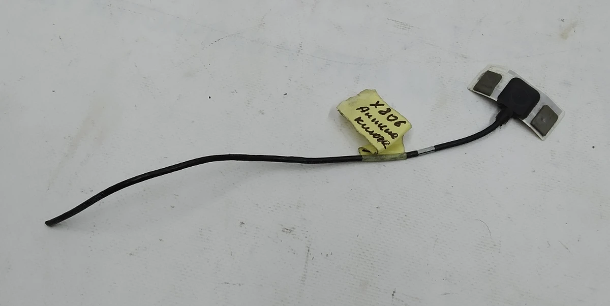 Антена ключа X806 Tesla model X 1047251-00-G