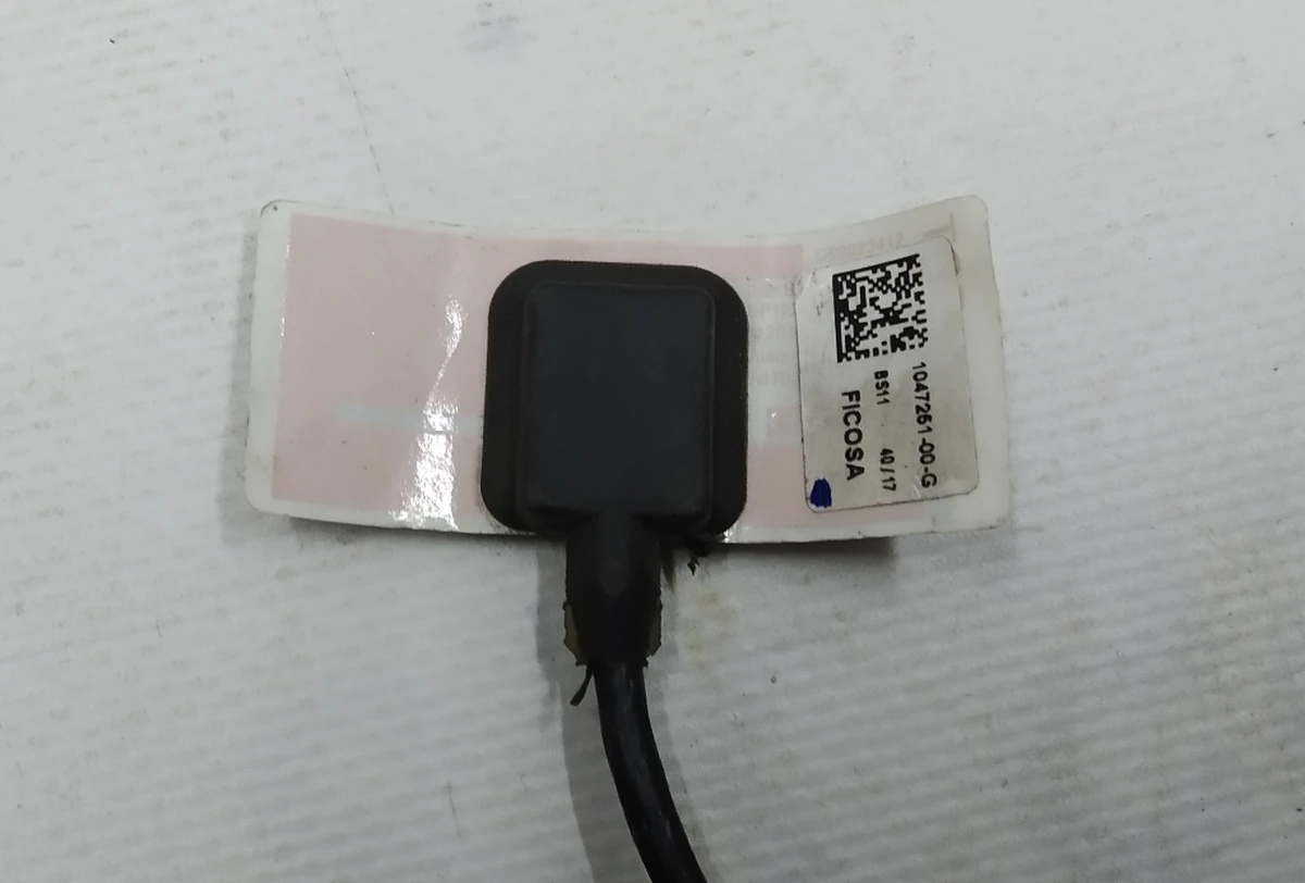 Антена ключа X806 Tesla model X 1047251-00-G