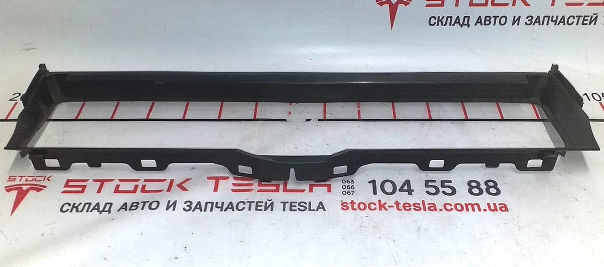 Накладка люверса центрального Tesla Model X 1047343-00-D