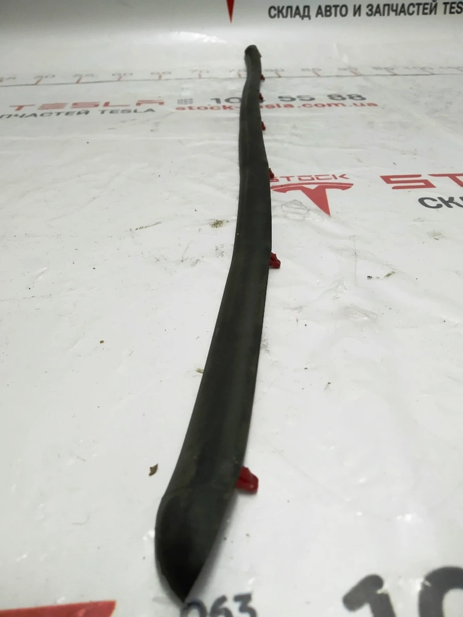 3 Seal, Hood, Front Tesla Model X 1047613-00-A