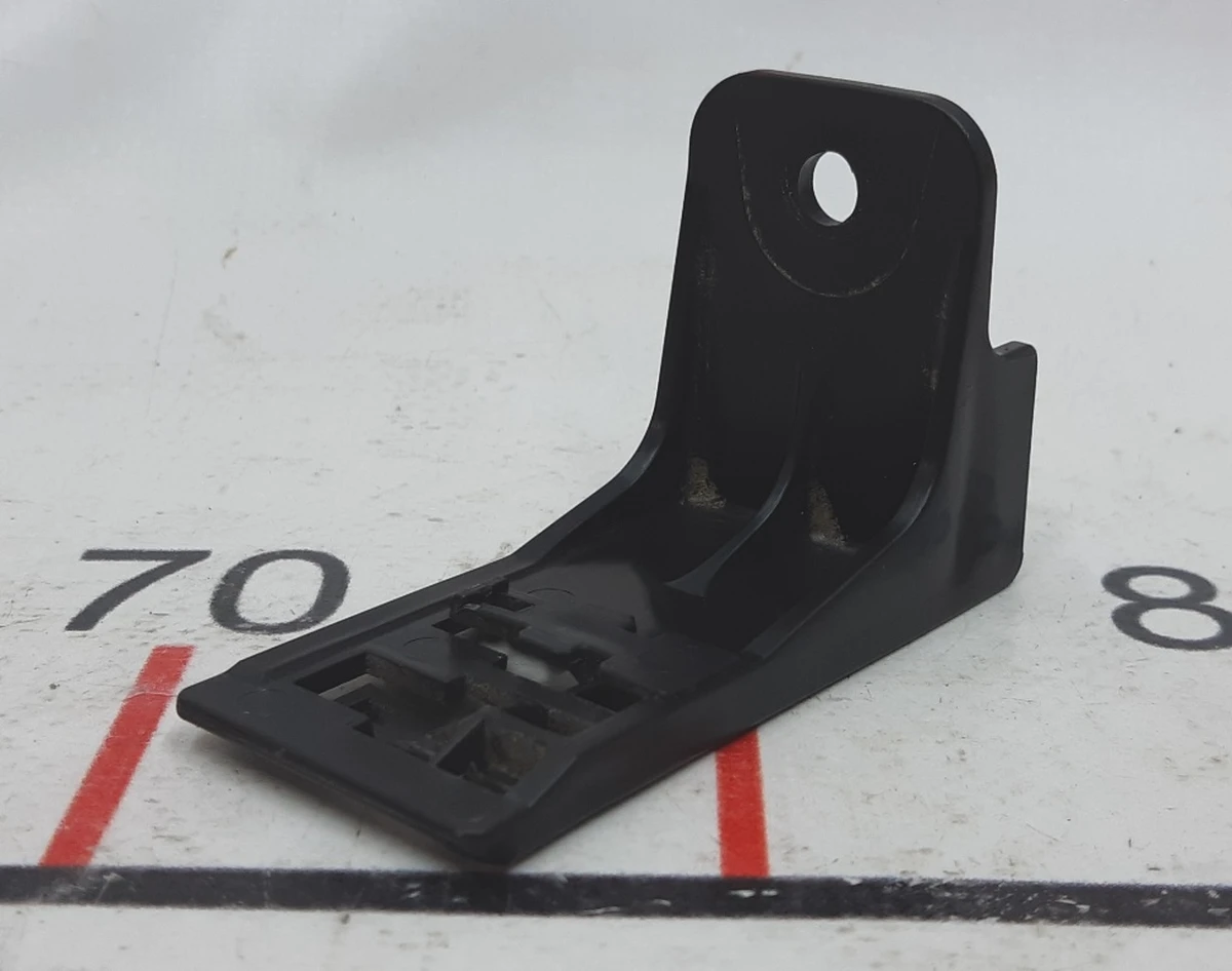 3 Кронштейн электропроводки левой правой шахты Tesla model X 1047662-00-C