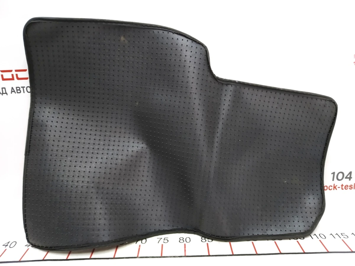 Килимок салону першого ряду сидінь пасажирський прогумований Tesla model S, model S REST 1047686-00-D