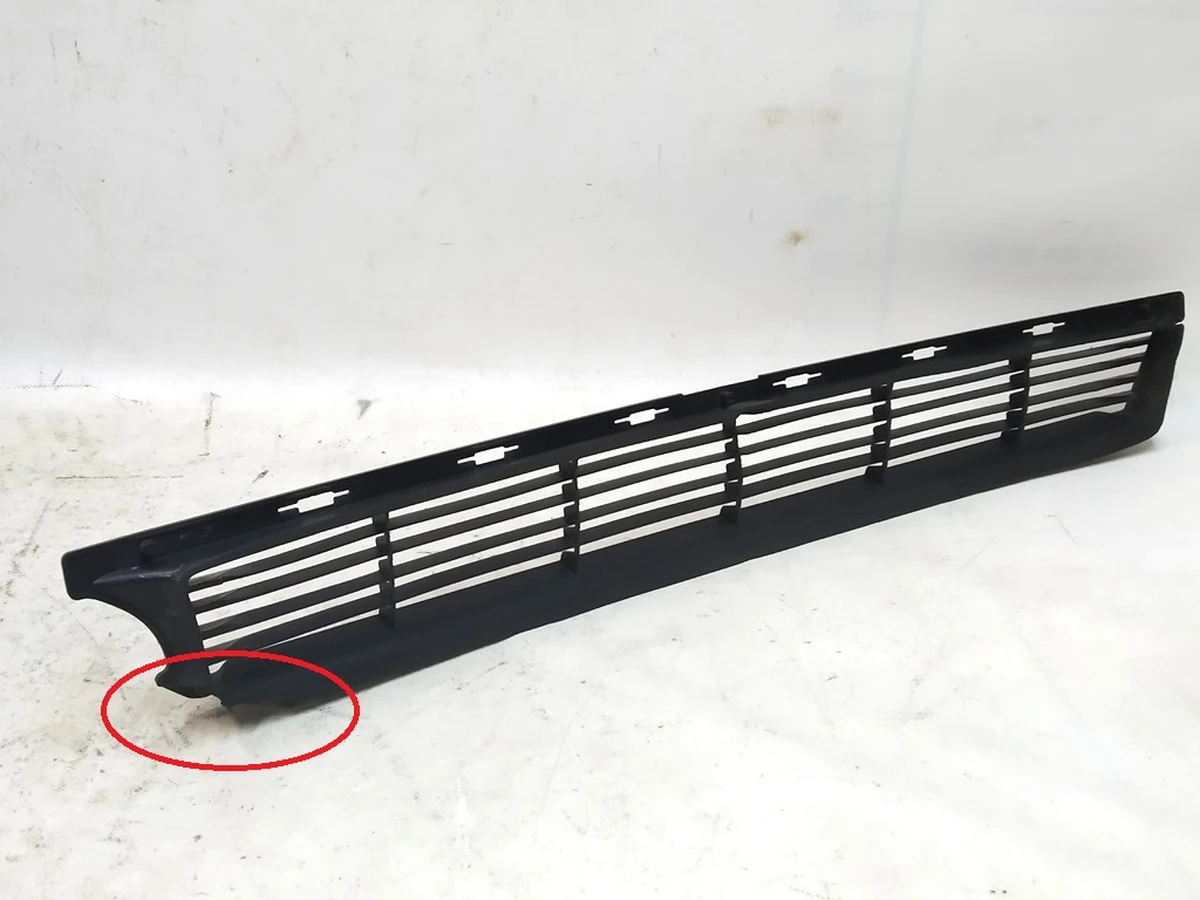 12 Решётка бампера нижняя передняя (повреждение) Tesla Model X 1047734-00-F