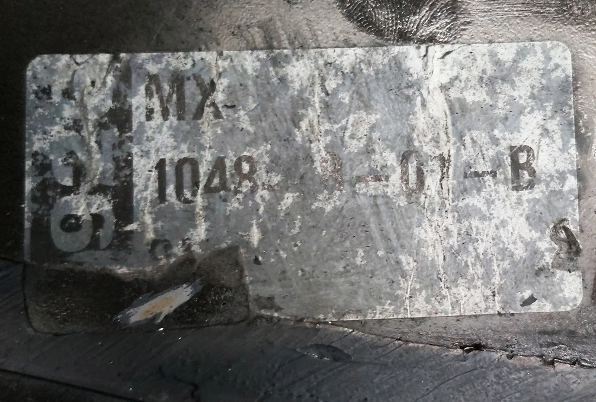 1 Накладка спойлера пасивного верхня PBSB Tesla model X 1048428-E0-B