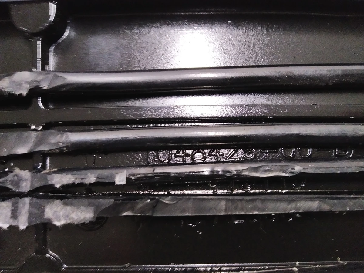 3 Спойлер пассивный с подсветкой в сборе Tesla model X 1048429-01-C