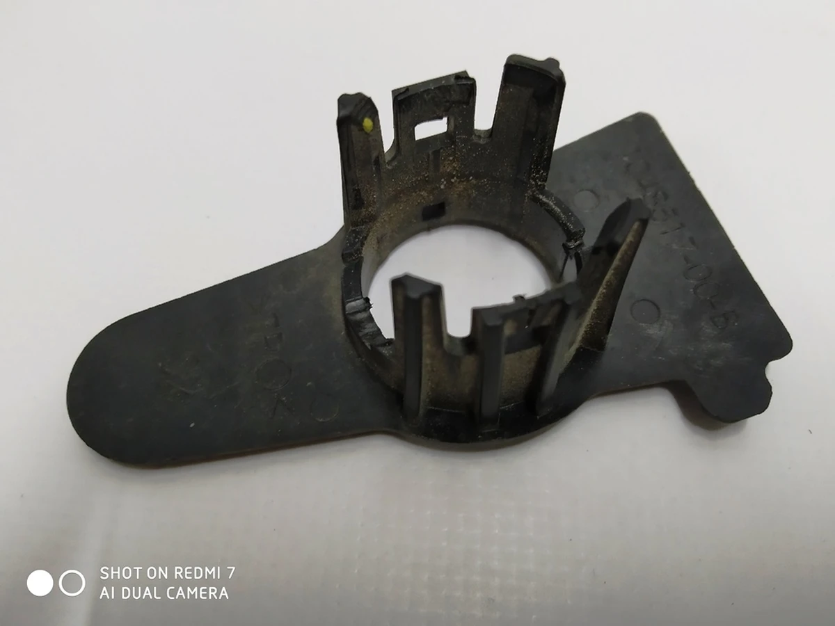 5 Кронштейн кріплення парктроніка S2 Tesla model S 1048517-00-B 5 Кронштейн кріплення парктроніка S2 Tesla model S 1048517-00-B