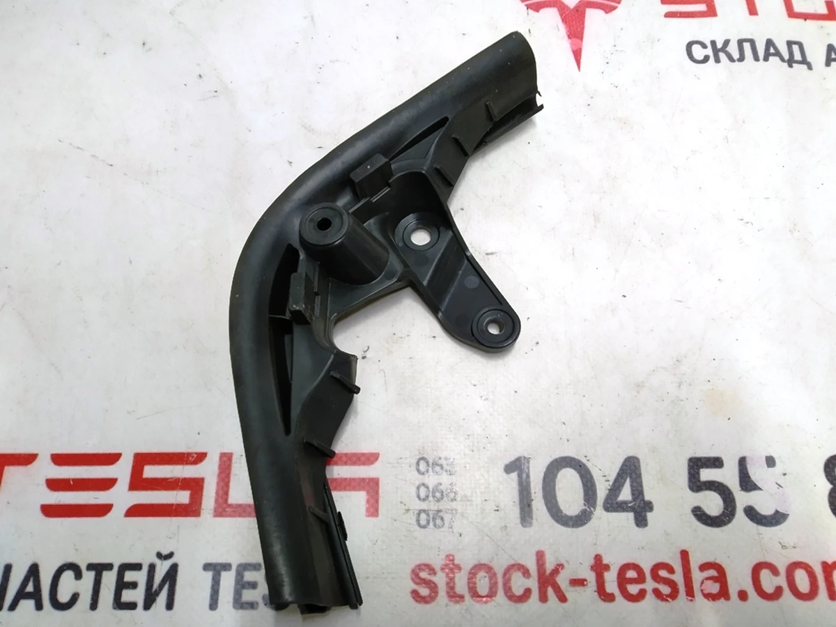 18 REAR DOOR NVH SEAL,LWR,LH, M4  Tesla model X 1473351-00-B