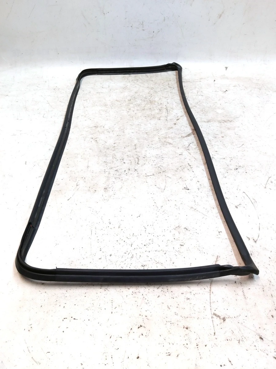 1 Уплотнитель верхней панели двери задней левой Tesla model X 1483697-00-B