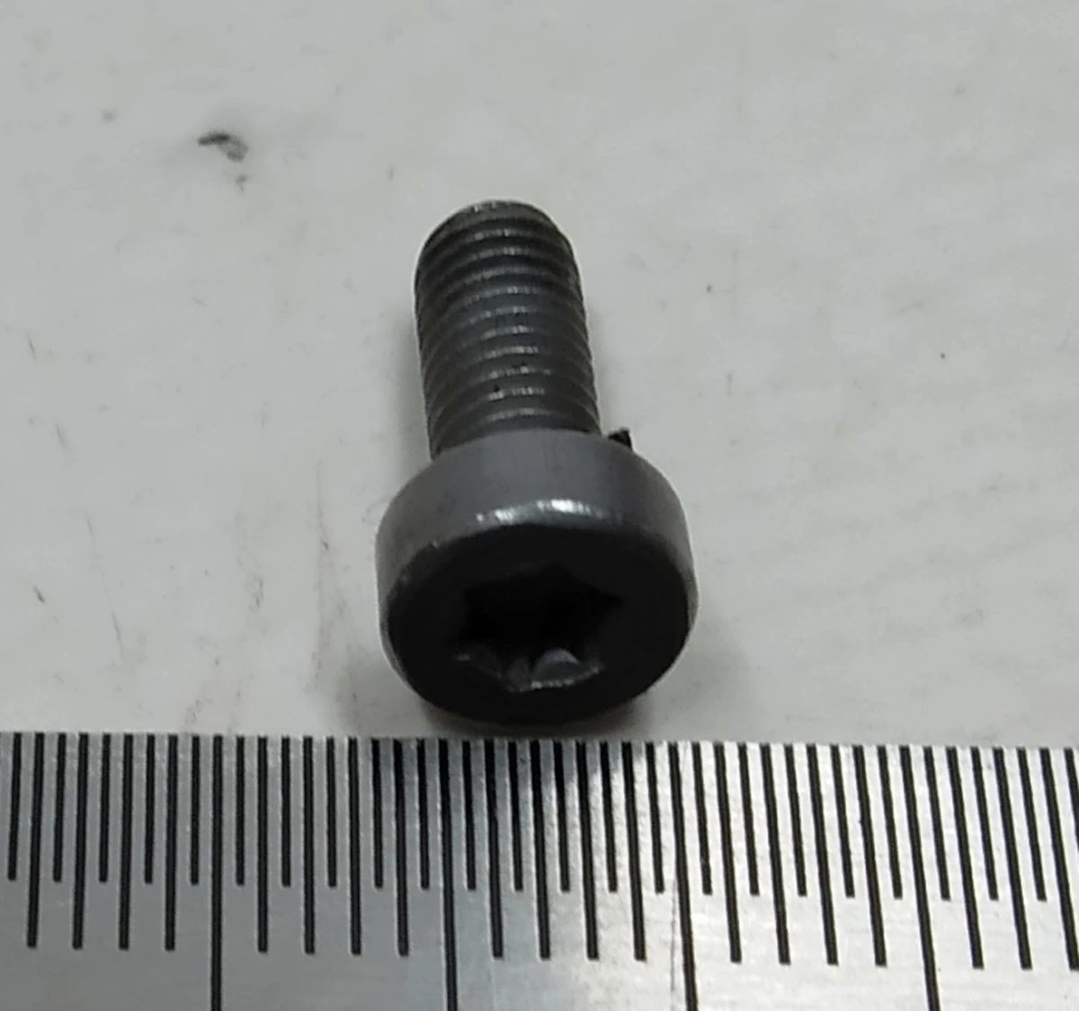 Screw for fixing the rear corner door seal Tesla model X 1049422-00-E