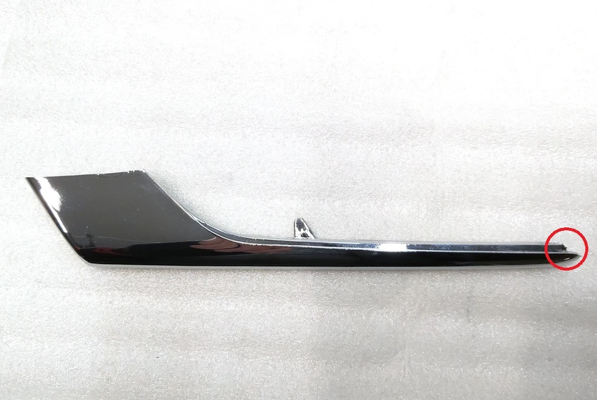 20 Накладка люверса верхняя правая хром Tesla Model X 1049610-00-F