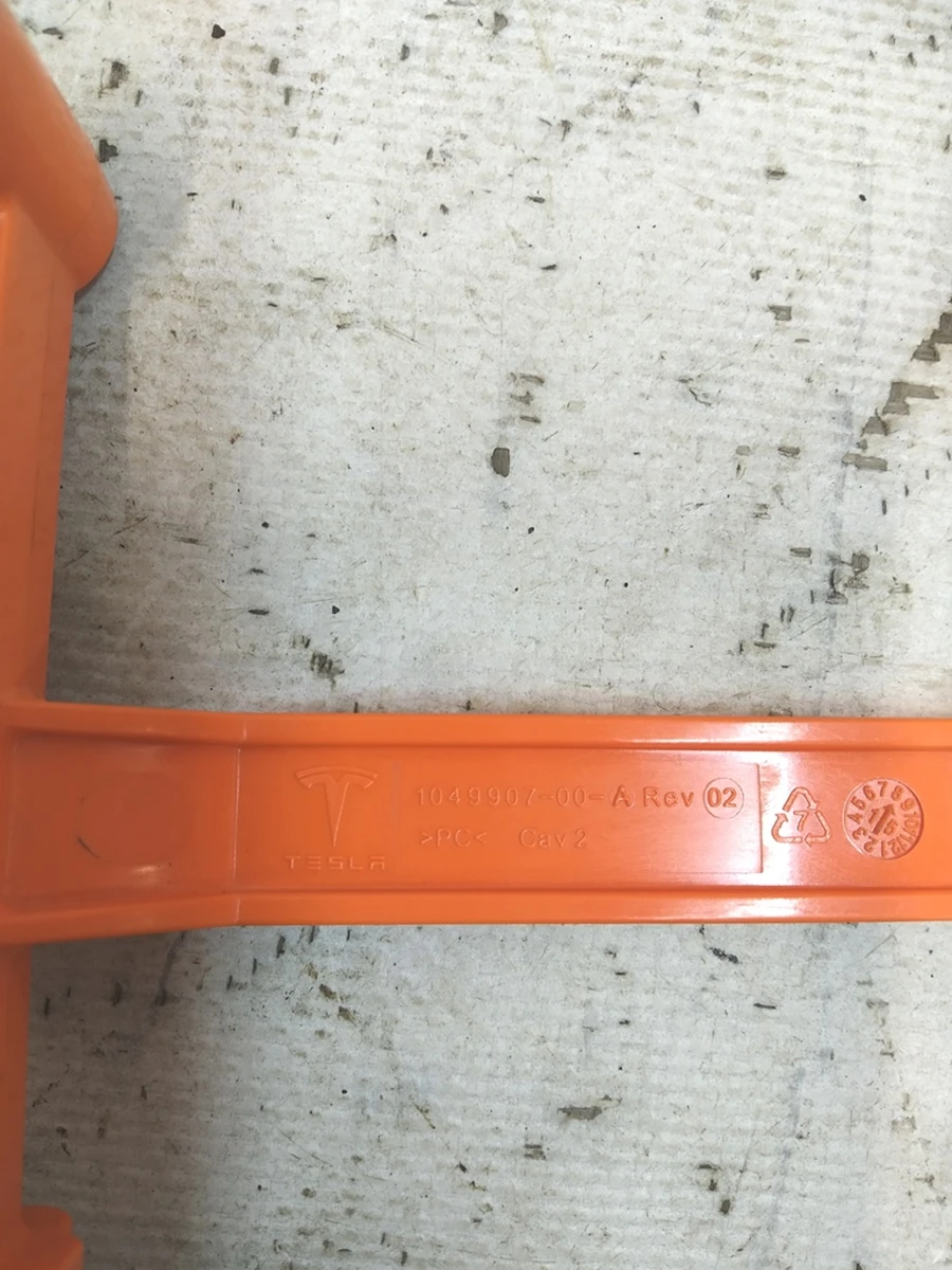 Роз'єм кабельний розподільчої коробки високої напруги Tesla model S 1049907-00-A