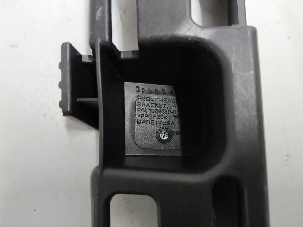 5 Bracket for fastening the upper front-left lining of the doorway of the falcon door Tesla model X 1059179-00-B