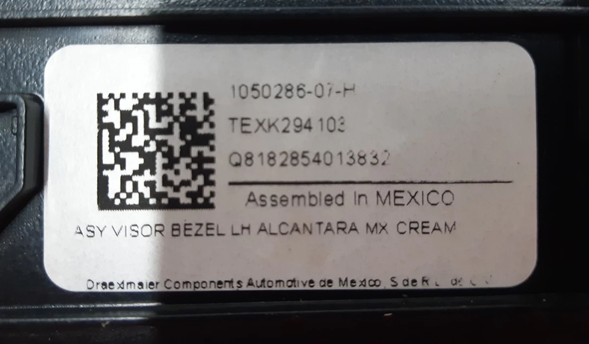 4 Накладка декоративная стойки A магнит NEW ALCAN CRM левая Tesla model X 1050286-07-H