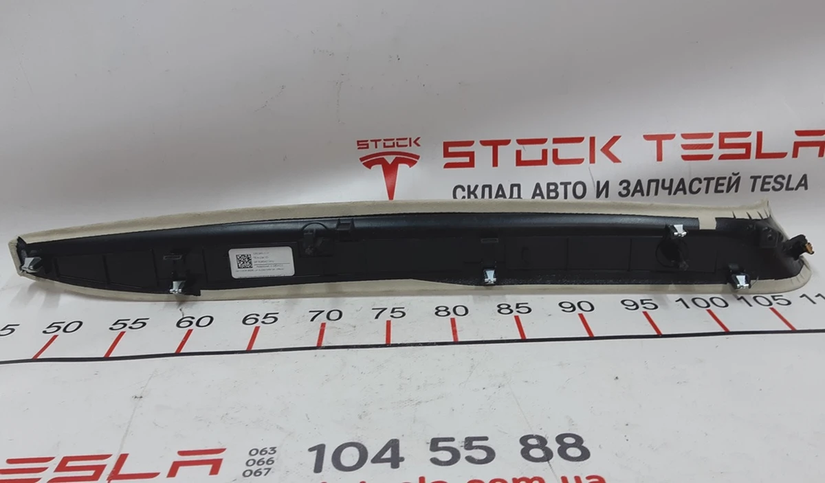 4 Накладка декоративная стойки A магнит NEW ALCAN CRM левая Tesla model X 1050286-07-H