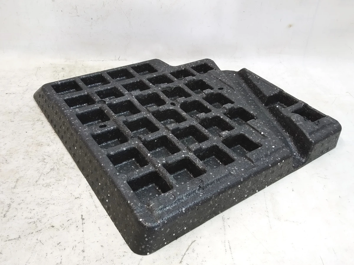 3 Панель заповнення пустот (1-й ряд) первинна підтримка килимів водійський Tesla Model X 1050469-99-C