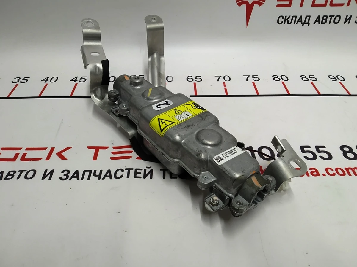 Корпус предохранителя проводки высоковольтной переднего малого мотора AWD Tesla model S 1050805-10-F