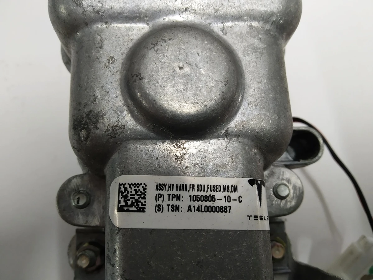 Корпус предохранителя проводки высоковольтной переднего малого мотора AWD Tesla model S 1050805-10-F