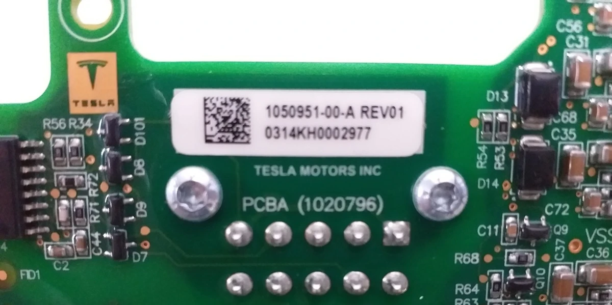 Плата (BMB) управления модулем S3 основной батареи REV01 Tesla model S 1050951-00-A