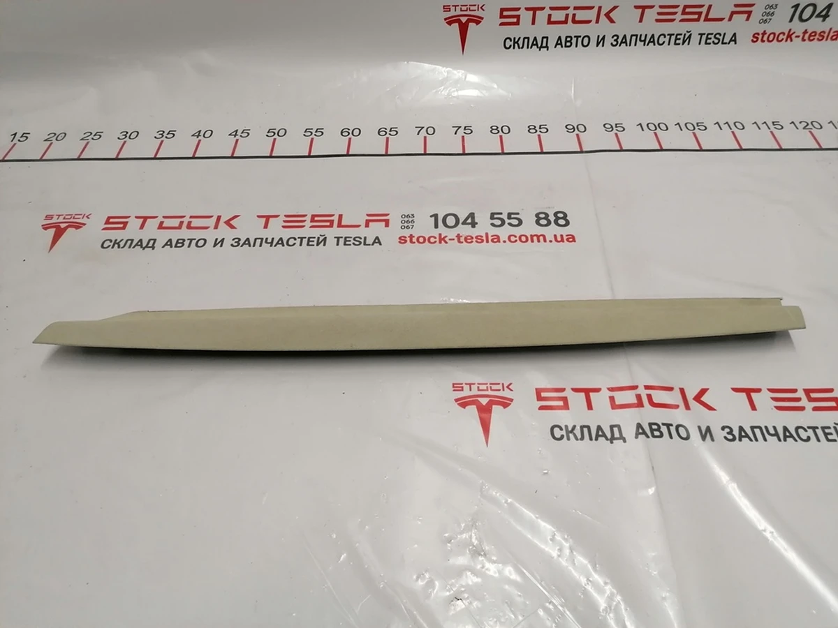 5 Облицювання міжсекційне дверей задніх правих NEW ALC CRM Tesla model X 1051556-07-C