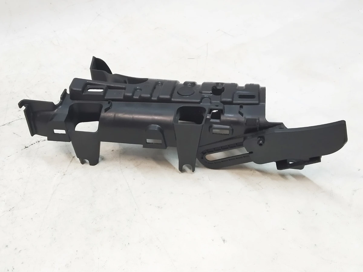 1 Bracket for door trim, upper front rear right hand, assy Tesla Model X 1055010