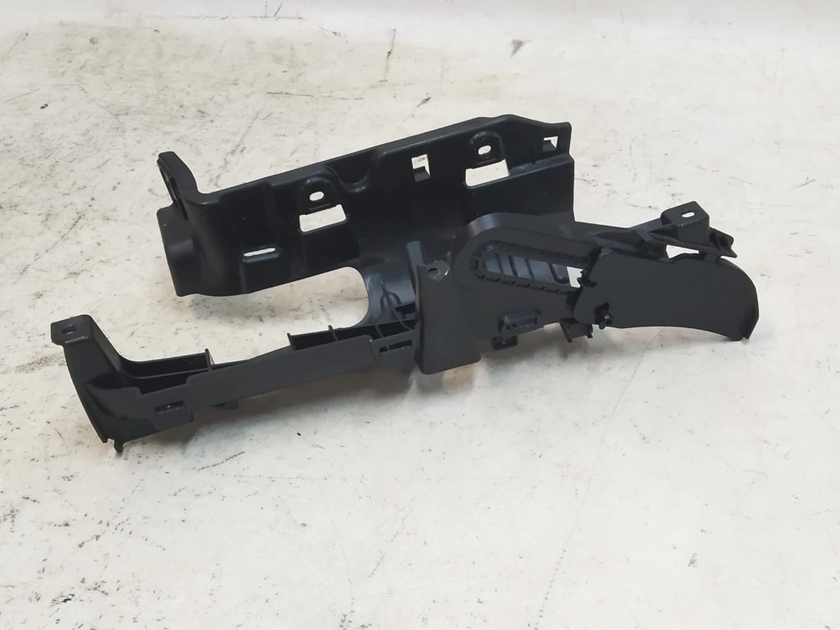 4 Кронштейн облицовки верхней стойки C задней правой двери в сборе Tesla Model X 1055012