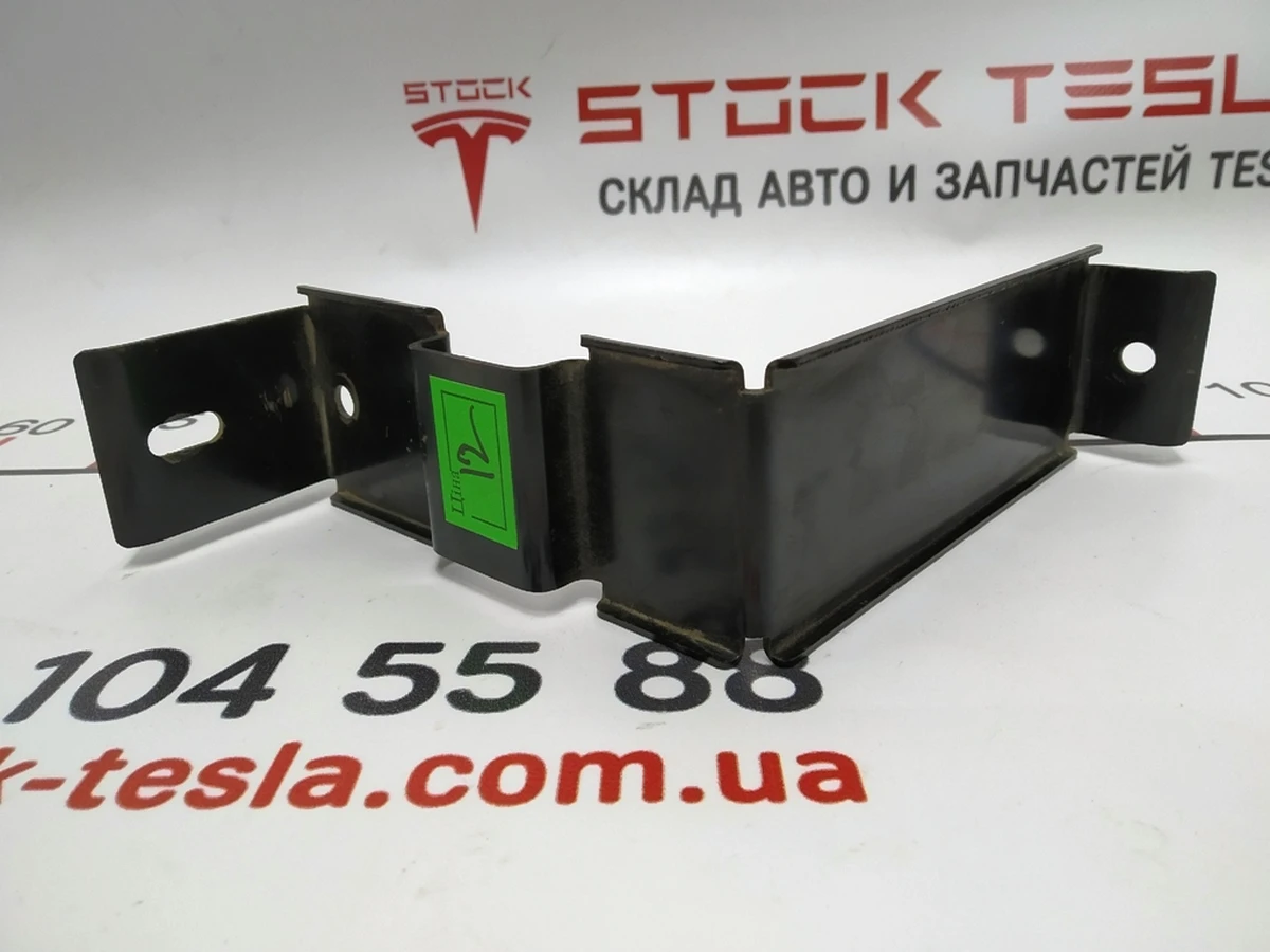 17 Кронштейн крепления АКБ AWD Tesla model S REST 1051743-00-C