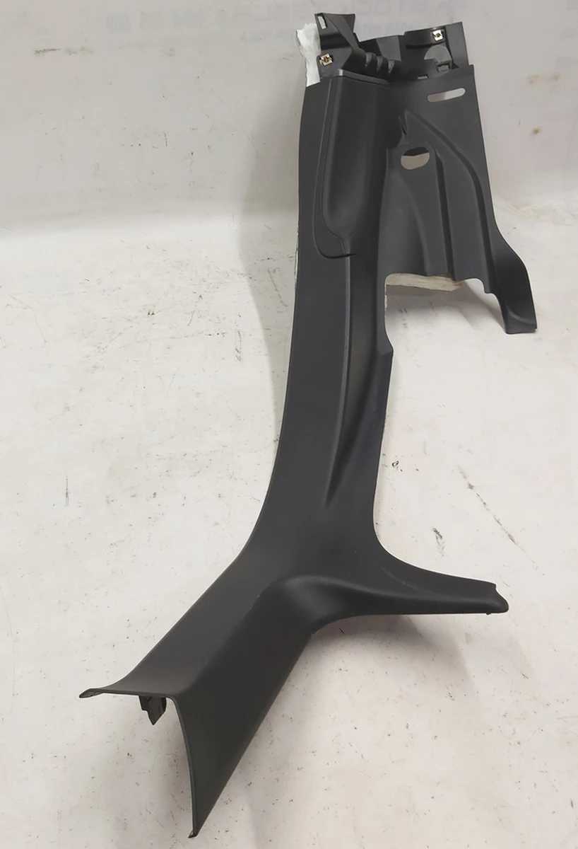 17 Облицювання стійки C нижня права PUR BLACK GRAPH Tesla S, model S REST