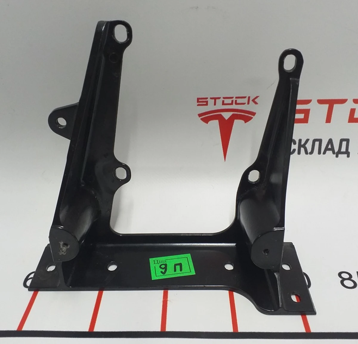 17 Кронштейн кріплення стійки В правий Tesla model X 1052518-00-H