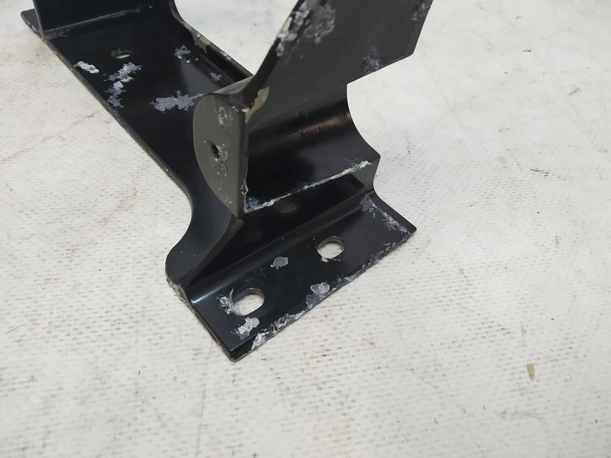 17 Кронштейн кріплення стійки В правий (окислення) Tesla model X 1052518-00-H