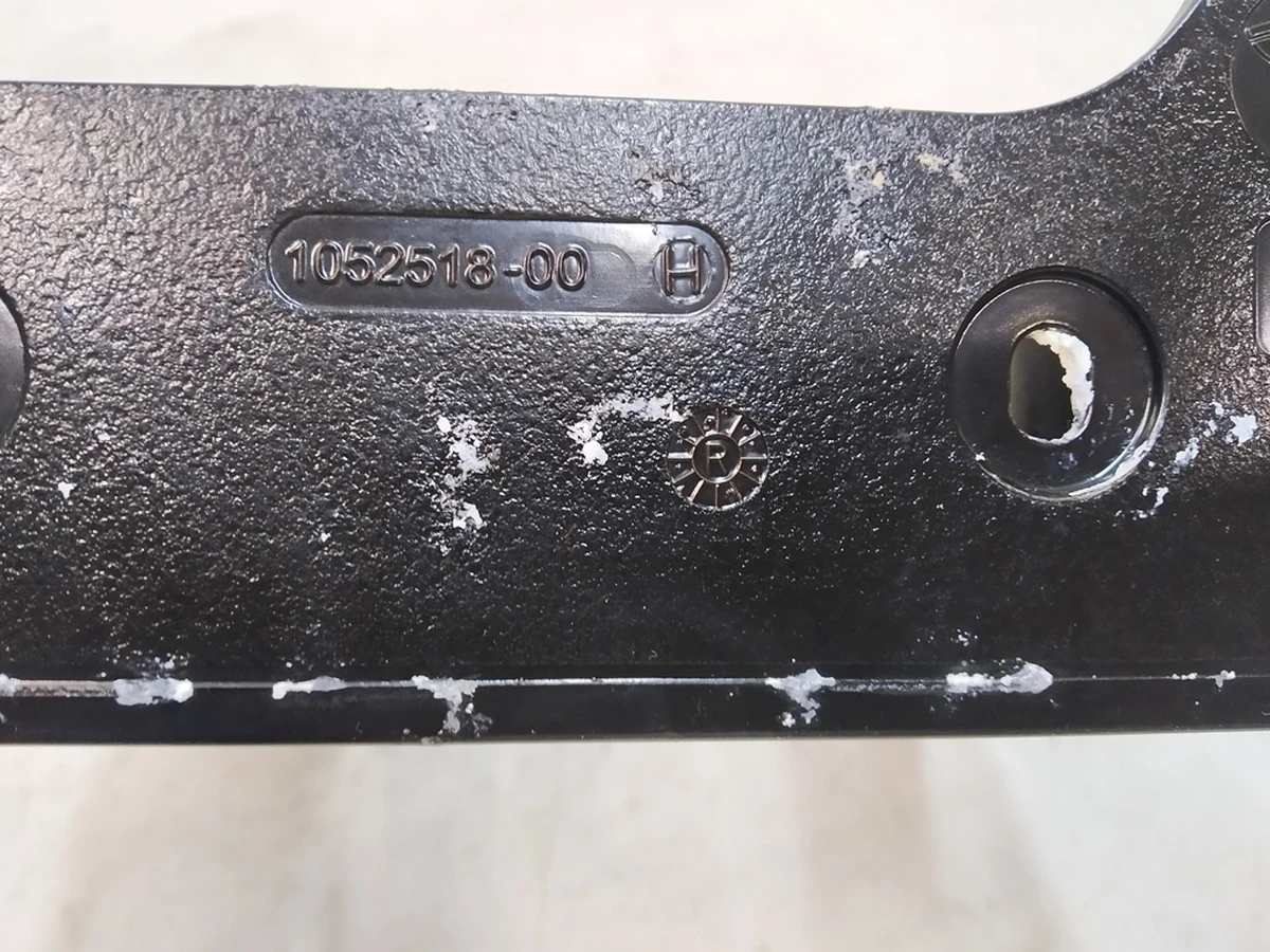 17 Кронштейн кріплення стійки В правий (окислення) Tesla model X 1052518-00-H