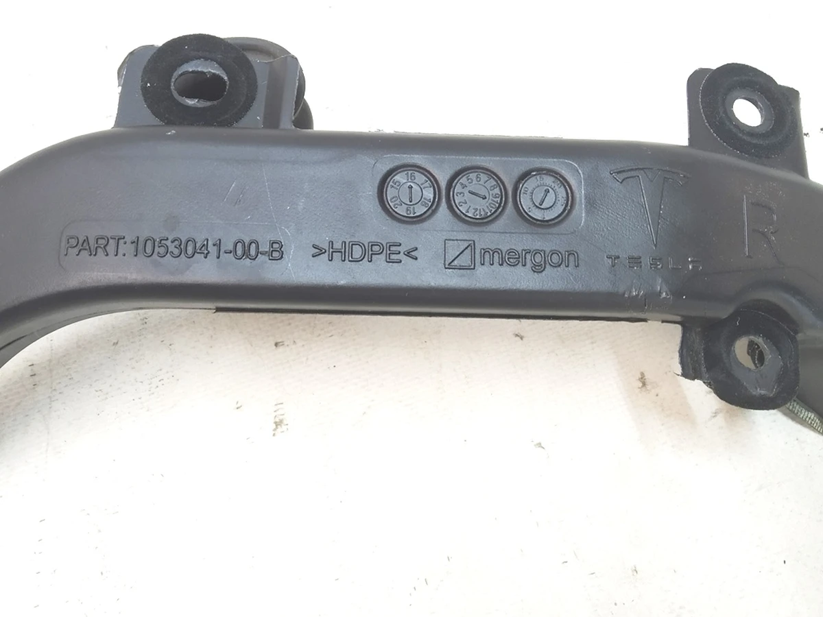 3 Воздуховод инструментальной панели (mergon) правый Tesla Model S REST, Model X 1053041-00-C