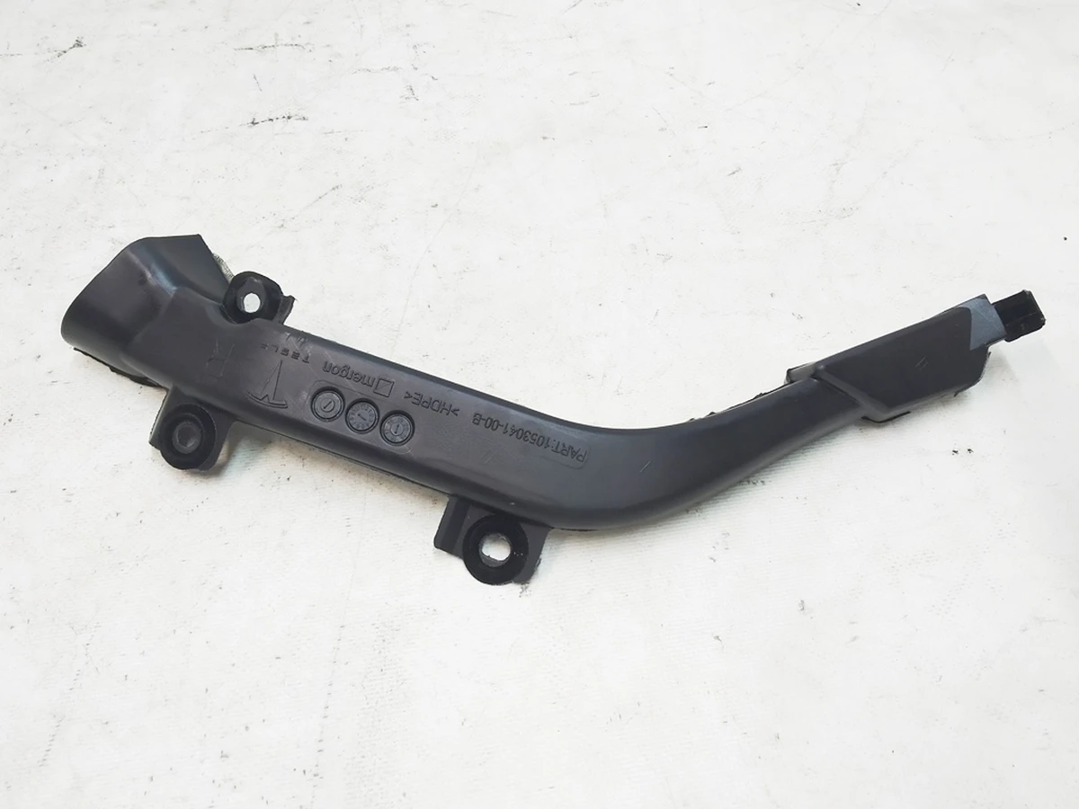 3 Воздуховод инструментальной панели (mergon) правый Tesla Model S REST, Model X 1053041-00-C