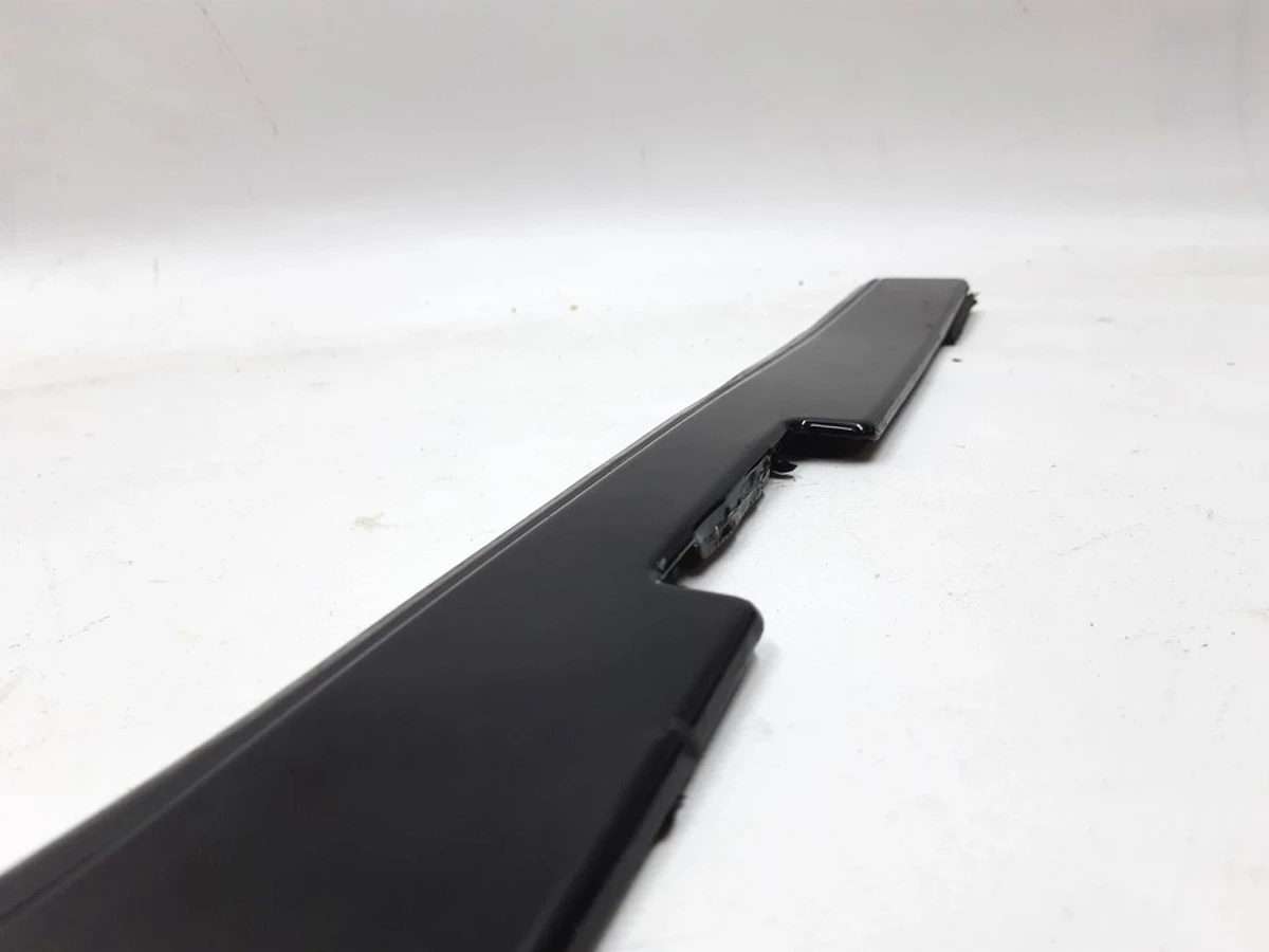 2 Панель наружная декоративная крыши левая металл Tesla model S 1053618-S0-B