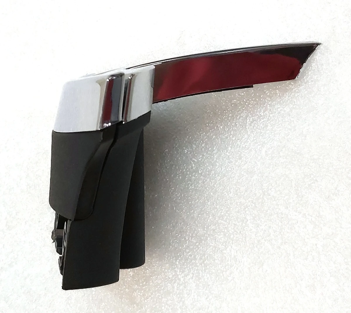 2 Знак "Т" переднего бампера Tesla Model S REST 1056386-00-F