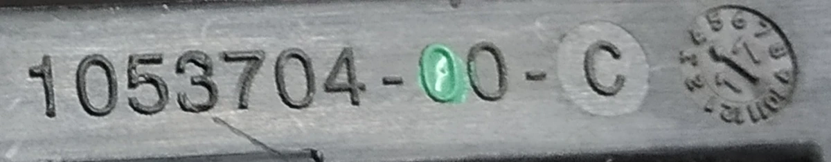 1 Кронштейн кріплення роз'ємів електропроводки панелі приладів Tesla model S REST 1004423-00-S