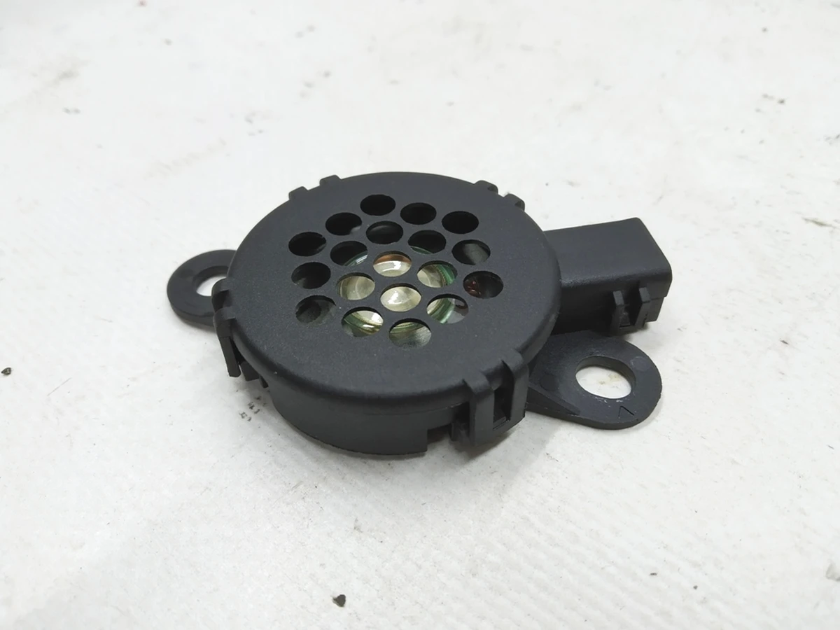 8 Динамік сигналу відкриття/закриття дверей Tesla Model 3 1054113-00-B