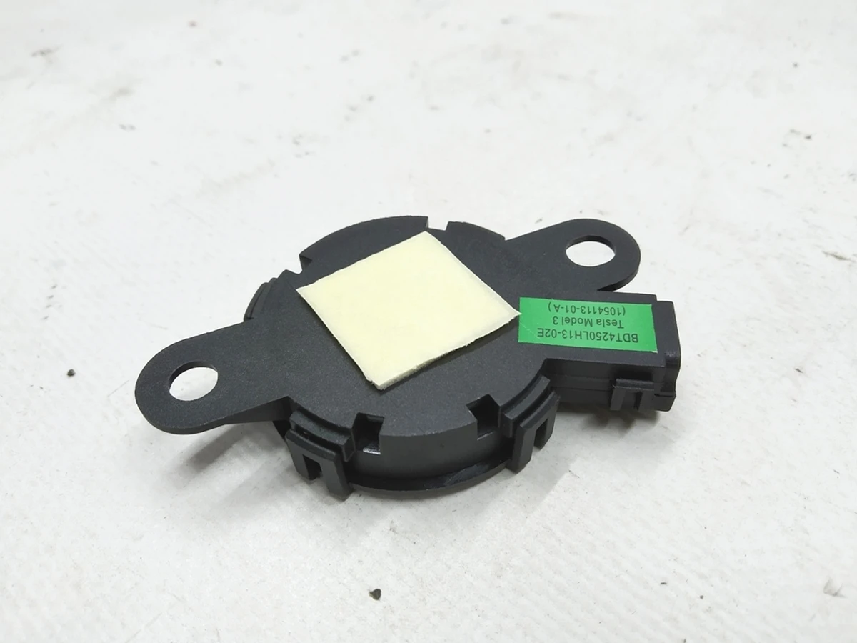 8 Динамік сигналу відкриття/закриття дверей Tesla Model 3 1054113-00-B