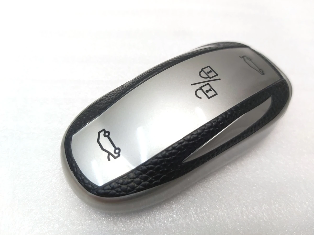 Чохол захисний для ключа (брелока) відкриття автомобіля SILVER Tesla Model X, Model X Mar 2021 1054132-95-G